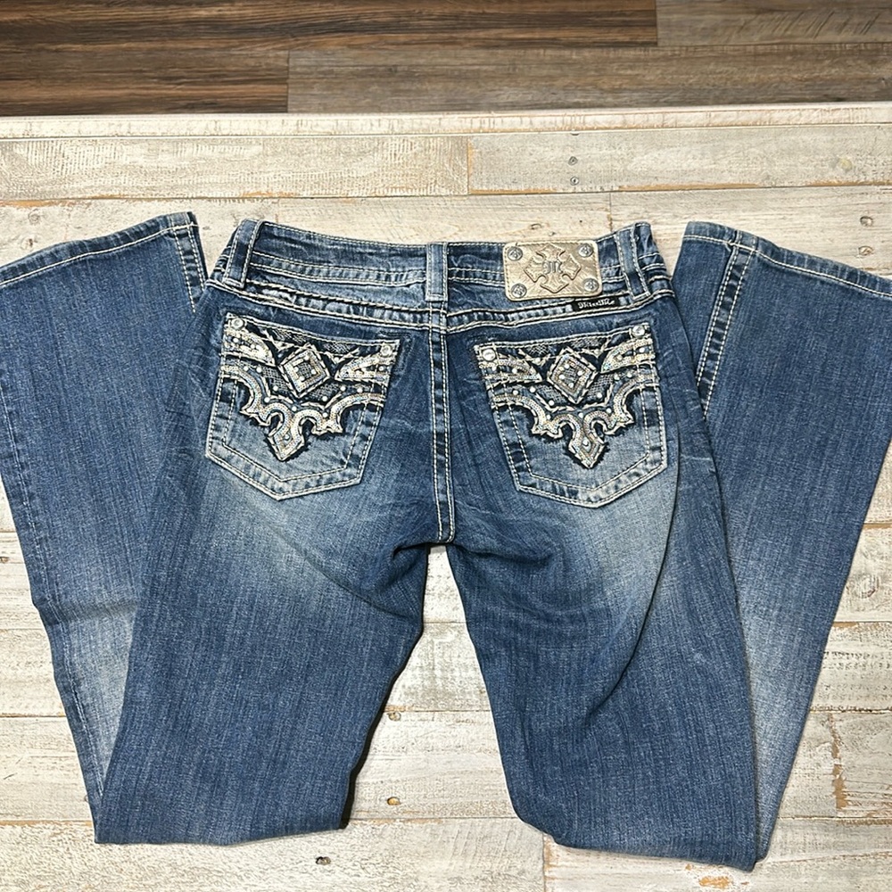 *Miss Me* Jeans size 28, length 34 Signature Bootcut Color: MED 272 Blue